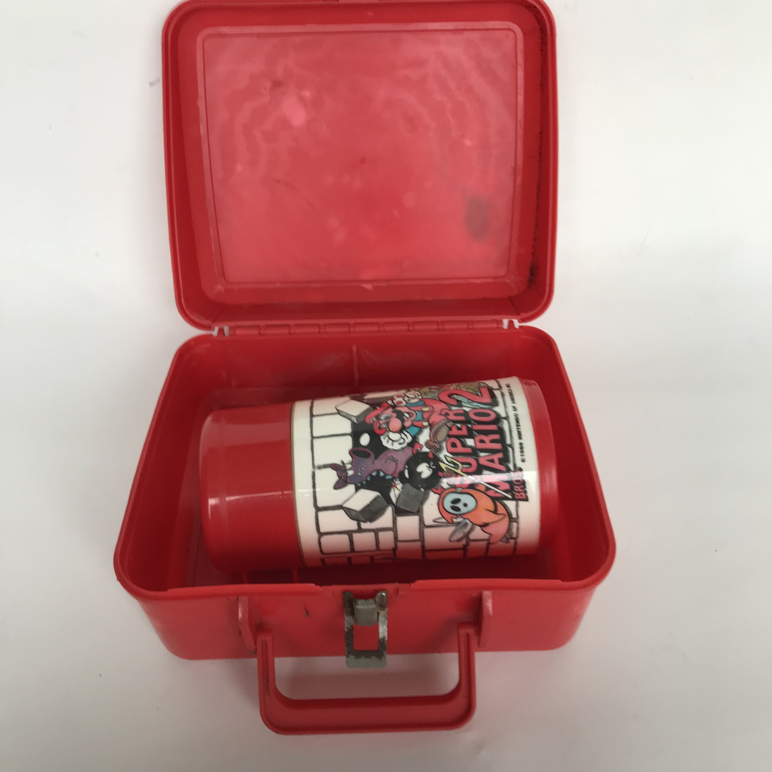 Sold at Auction: 1988 Nintendo Super Mario Bros Lunch Box with