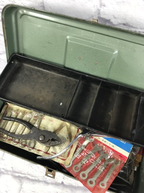 Vintage Metal Green Tackle or Tool Box 